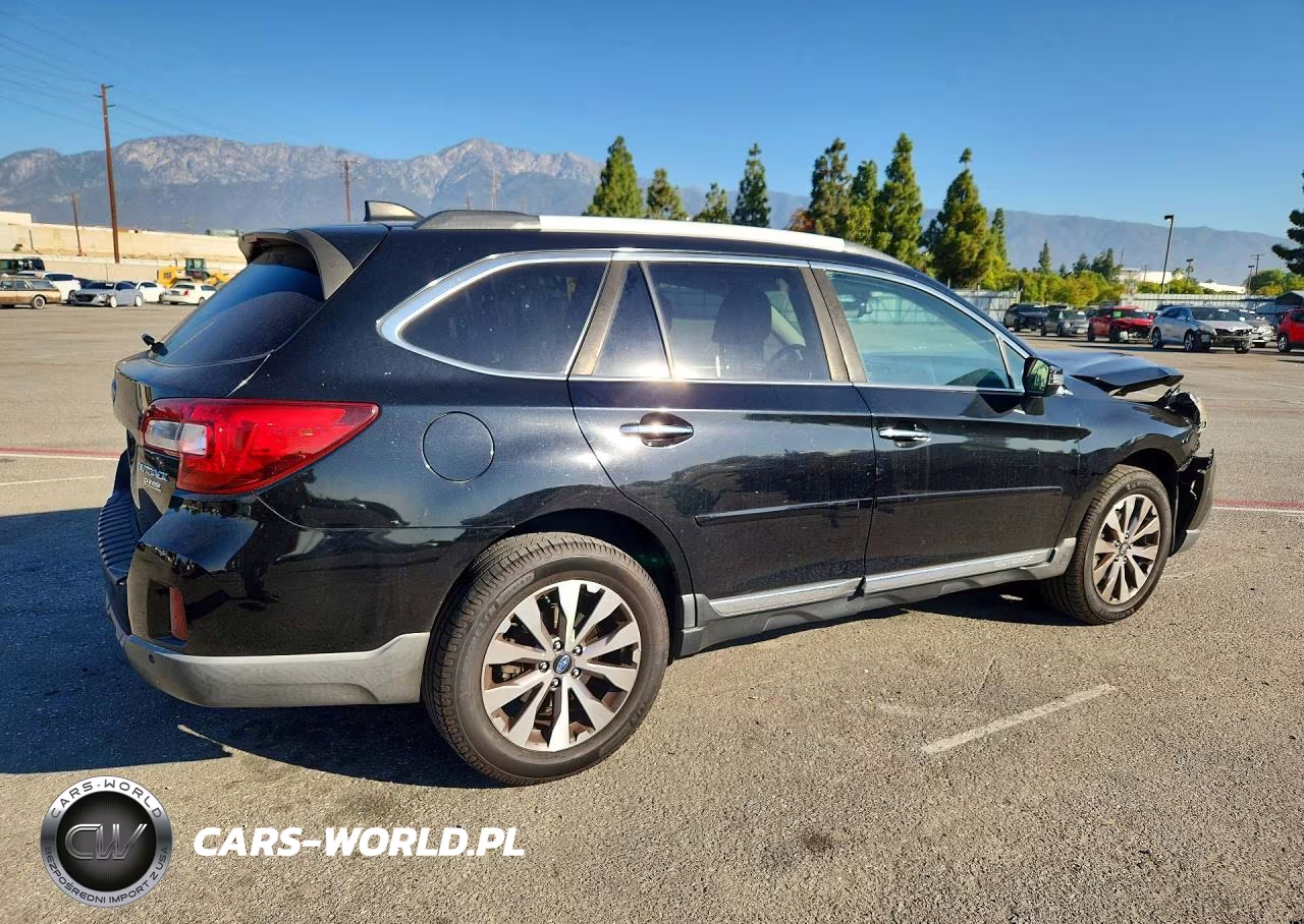 2017 Subaru Outback Touring VIN:4S4BSATC8H3353445 - 3
