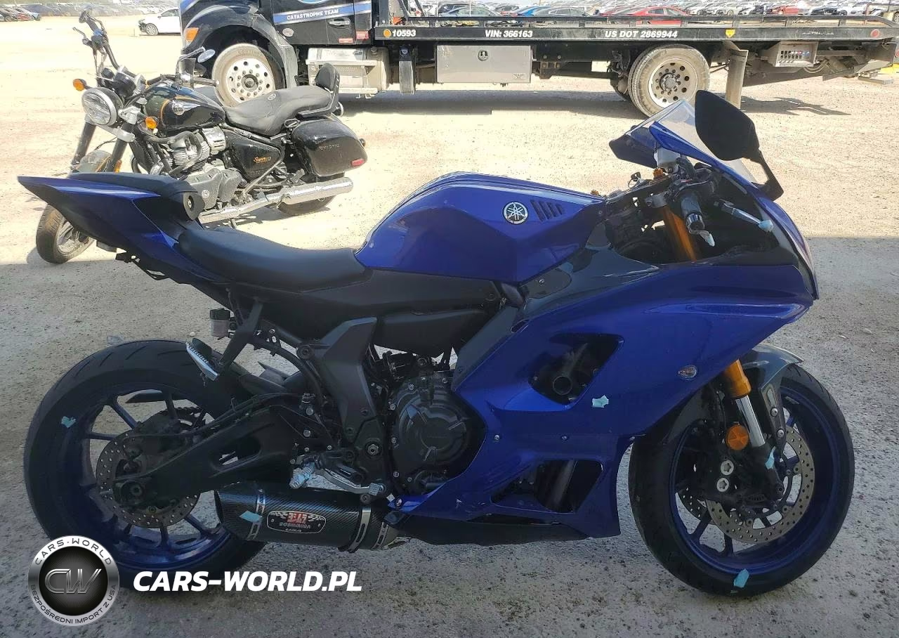 2025 Yamaha Yzfr7
