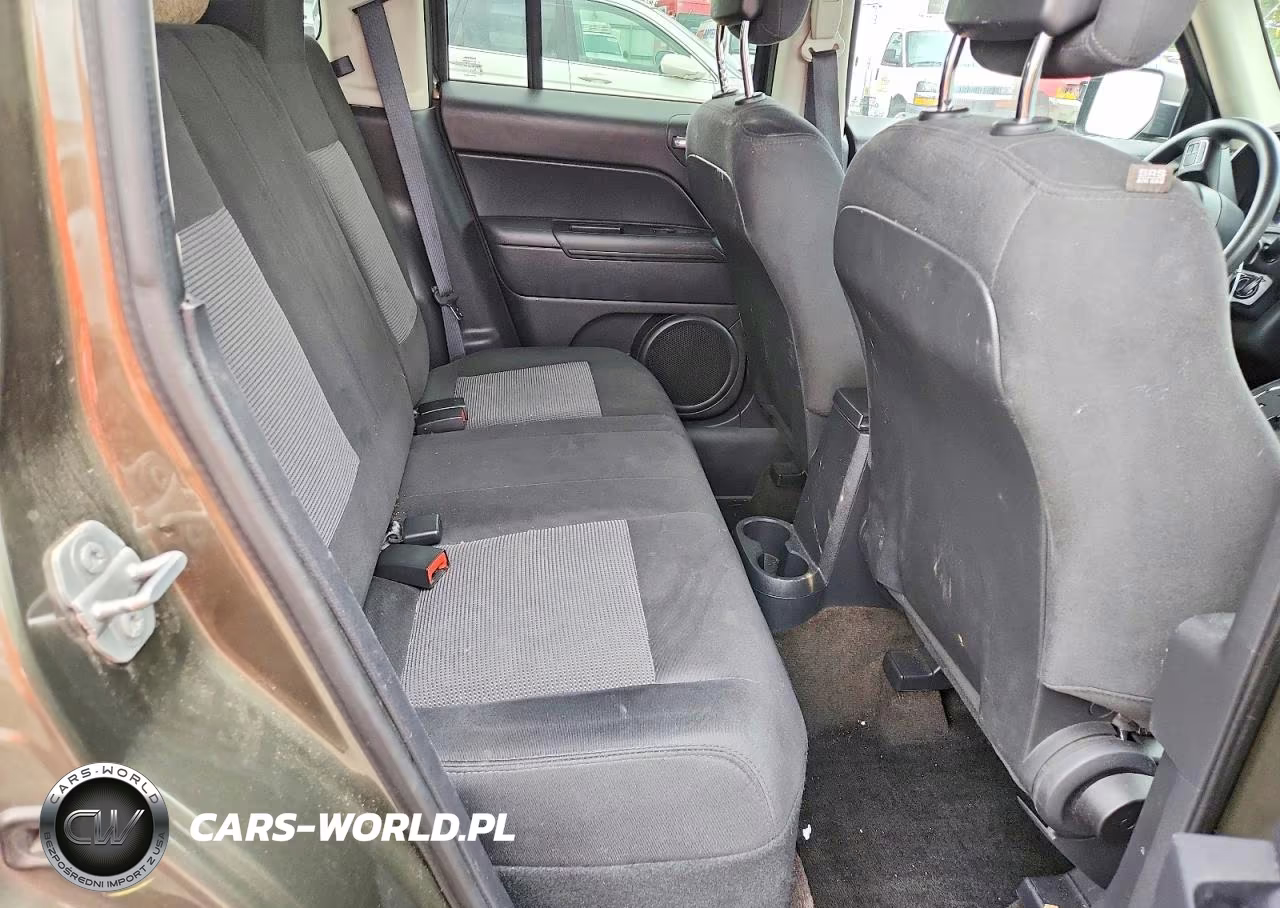2015 Jeep Patriot Sport VIN:1C4NJRBBXFD283692 - 10