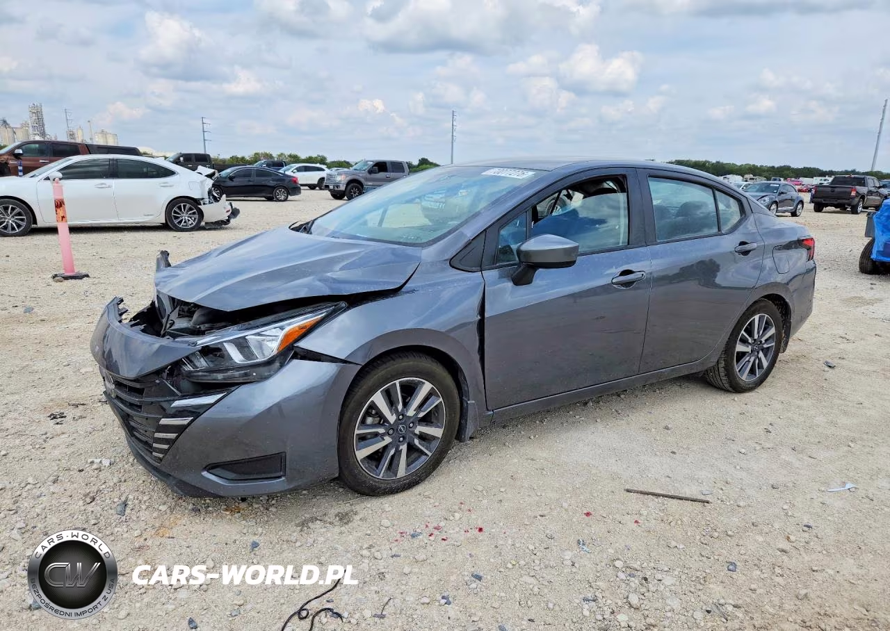2023 Nissan Versa Sv