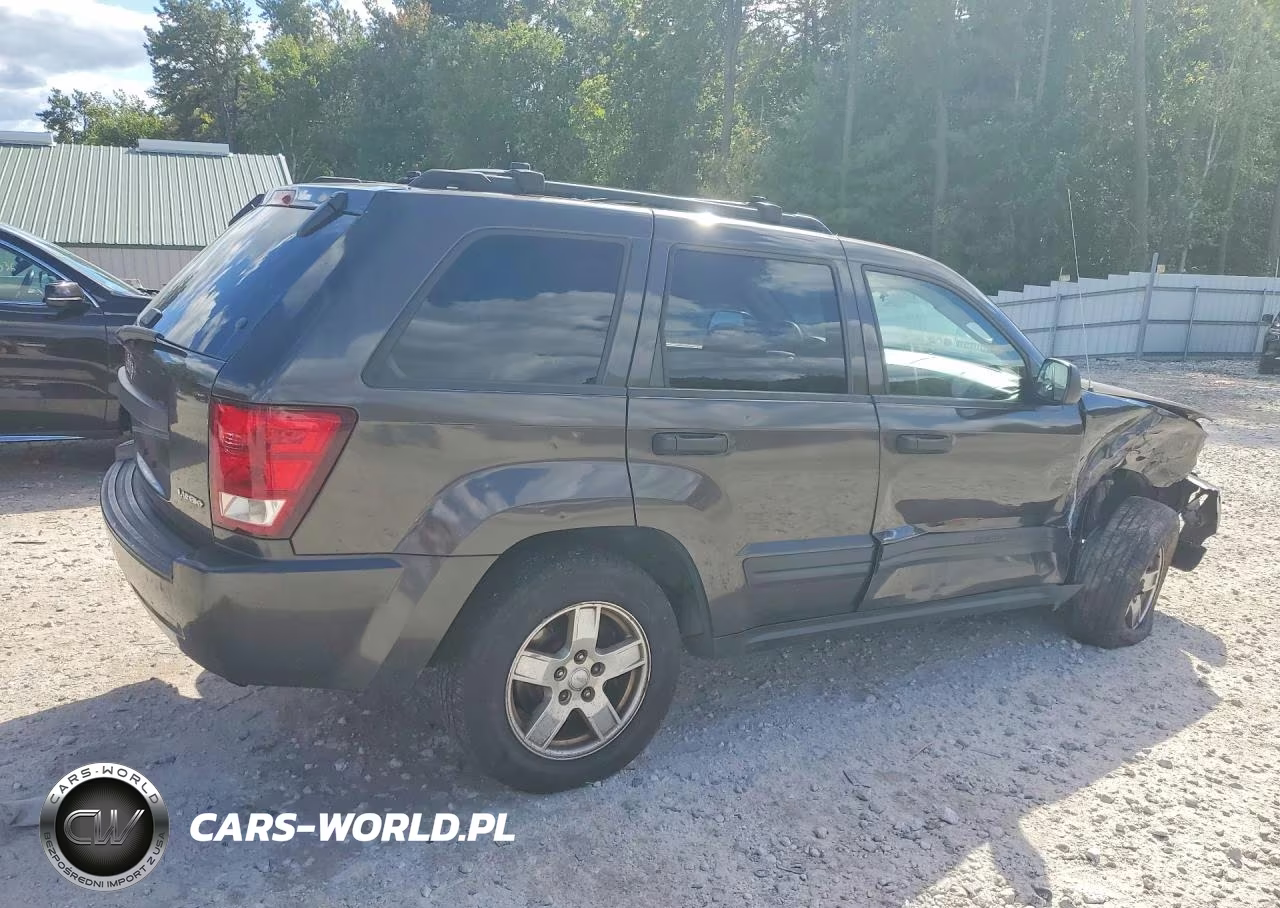 2005 Jeep Grand Cherokee Laredo VIN:1J4GR48K45C641119 - 3