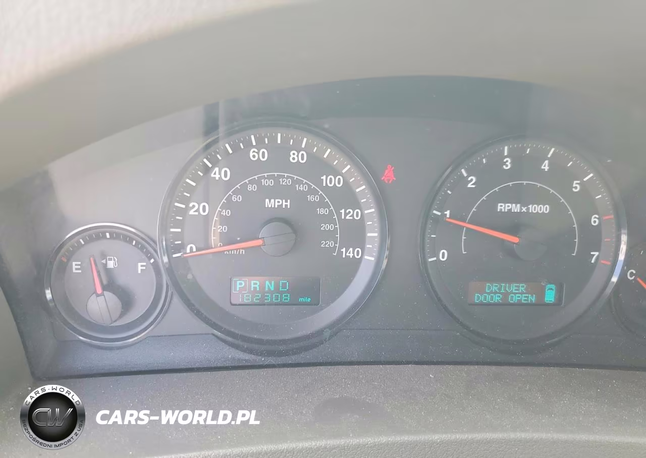2005 Jeep Grand Cherokee Laredo VIN:1J4GR48K45C641119 - 9