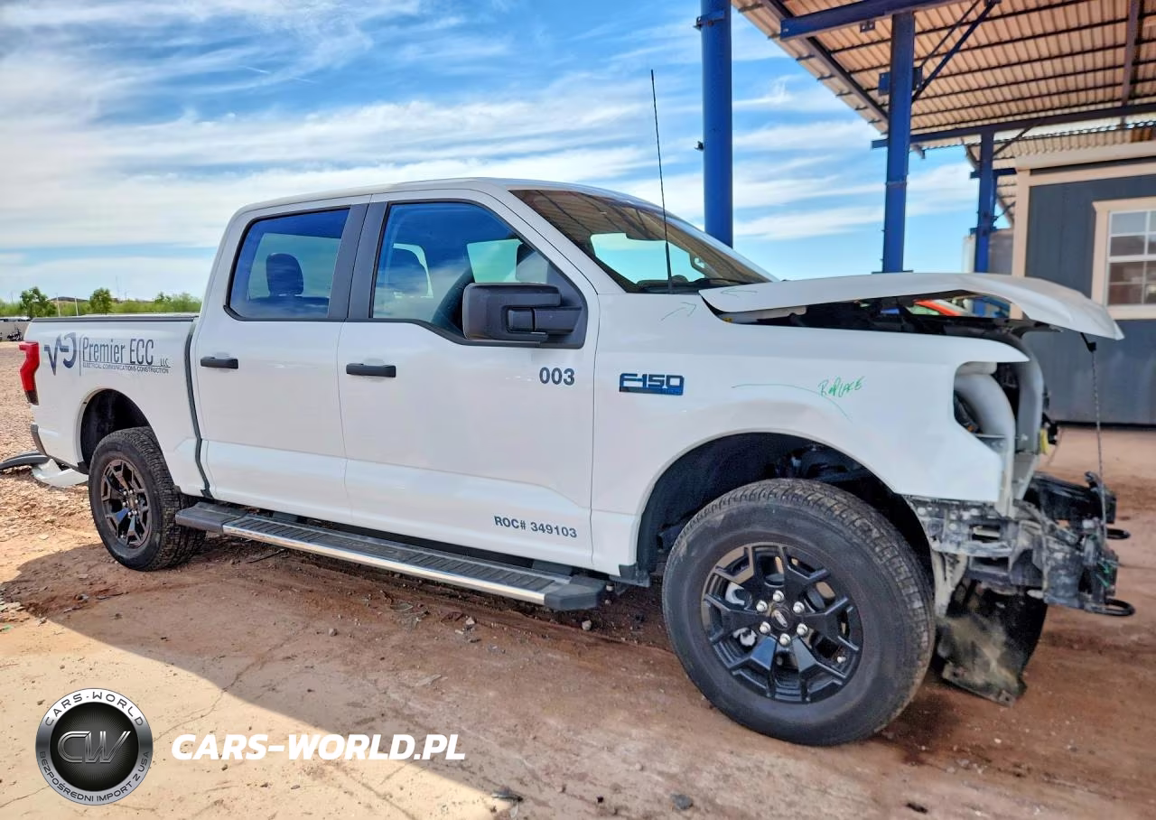 2025 Ford F150 Lightning Pro VIN:1FT6W1B78SWG00077 - 4