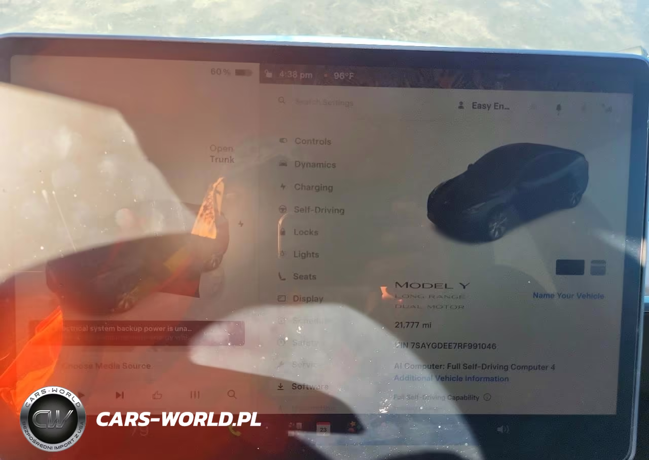 2024 Tesla Model Y VIN:7SAYGDEE7RF991046 - 9