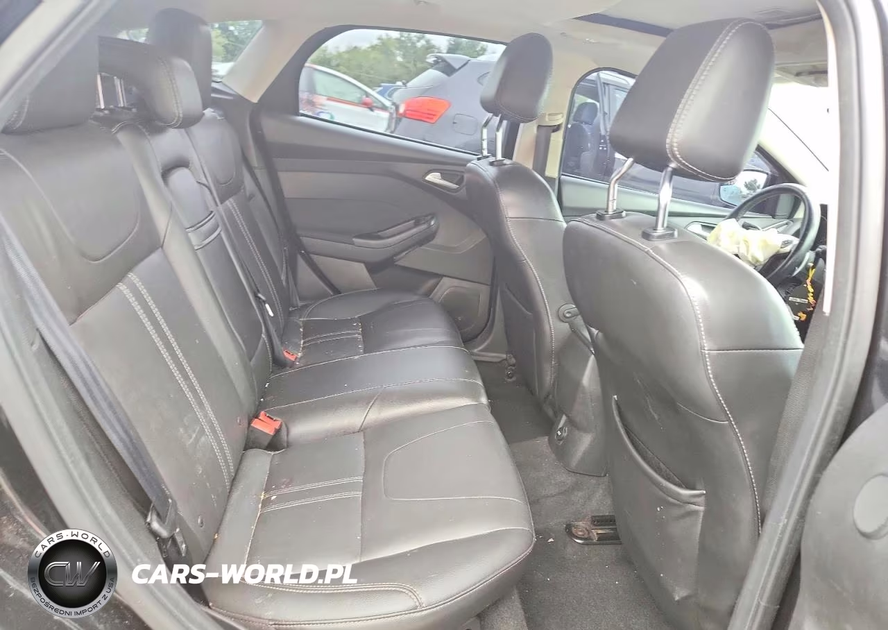 2012 Ford Focus Titanium VIN:1FAHP3N22CL307625 - 10
