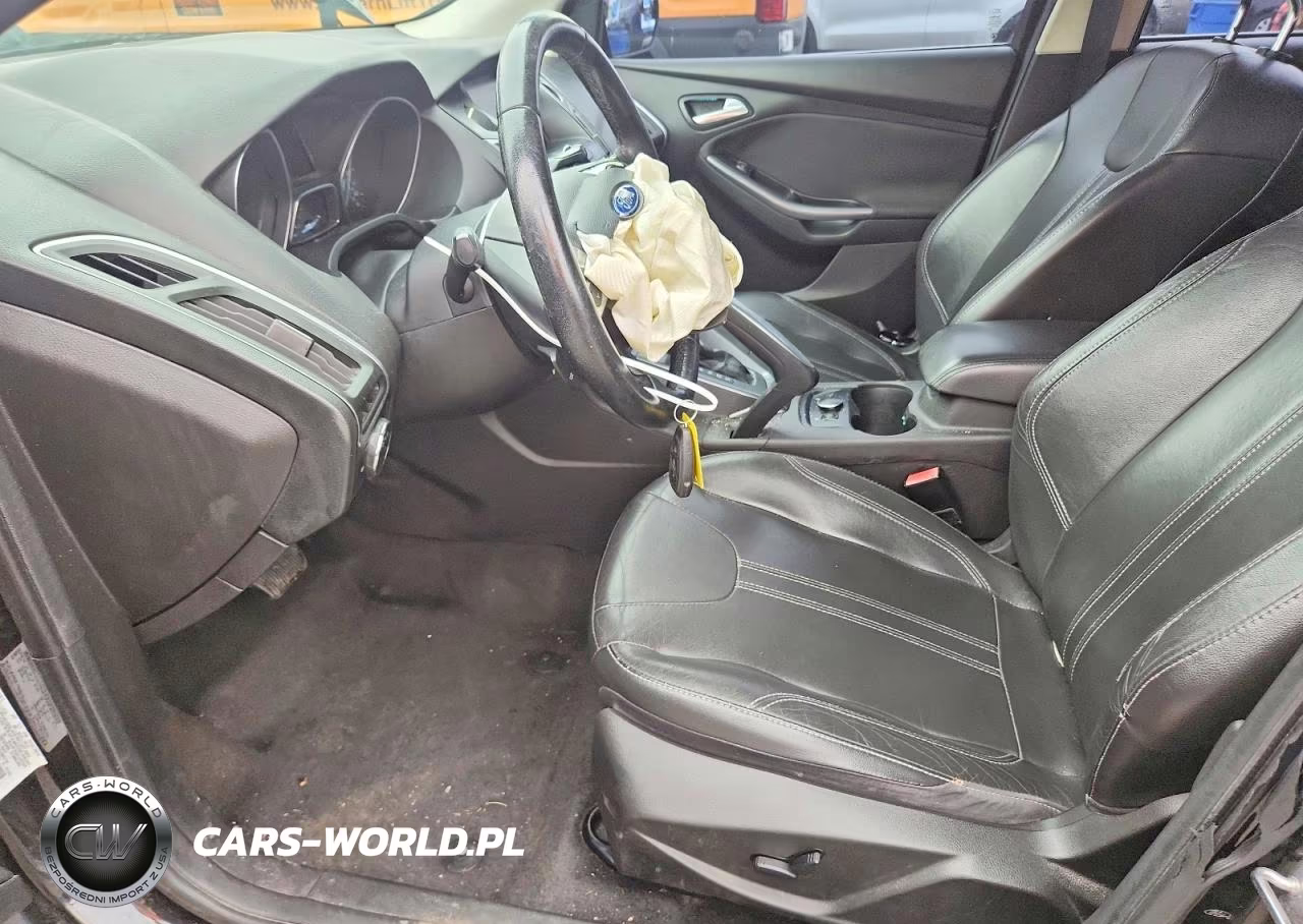 2012 Ford Focus Titanium VIN:1FAHP3N22CL307625 - 7