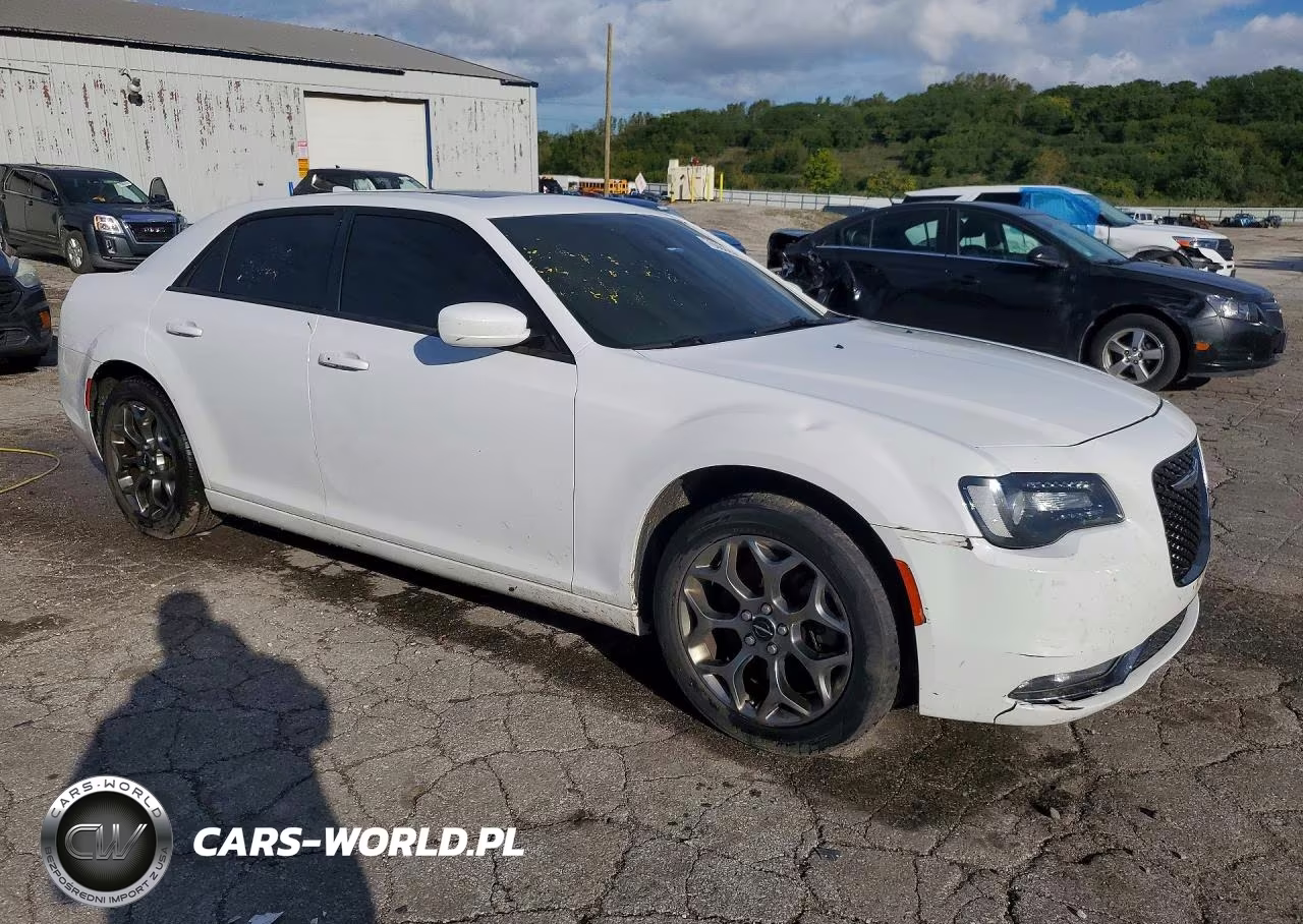2015 Chrysler 300 S VIN:2C3CCAGG9FH887474 - 4