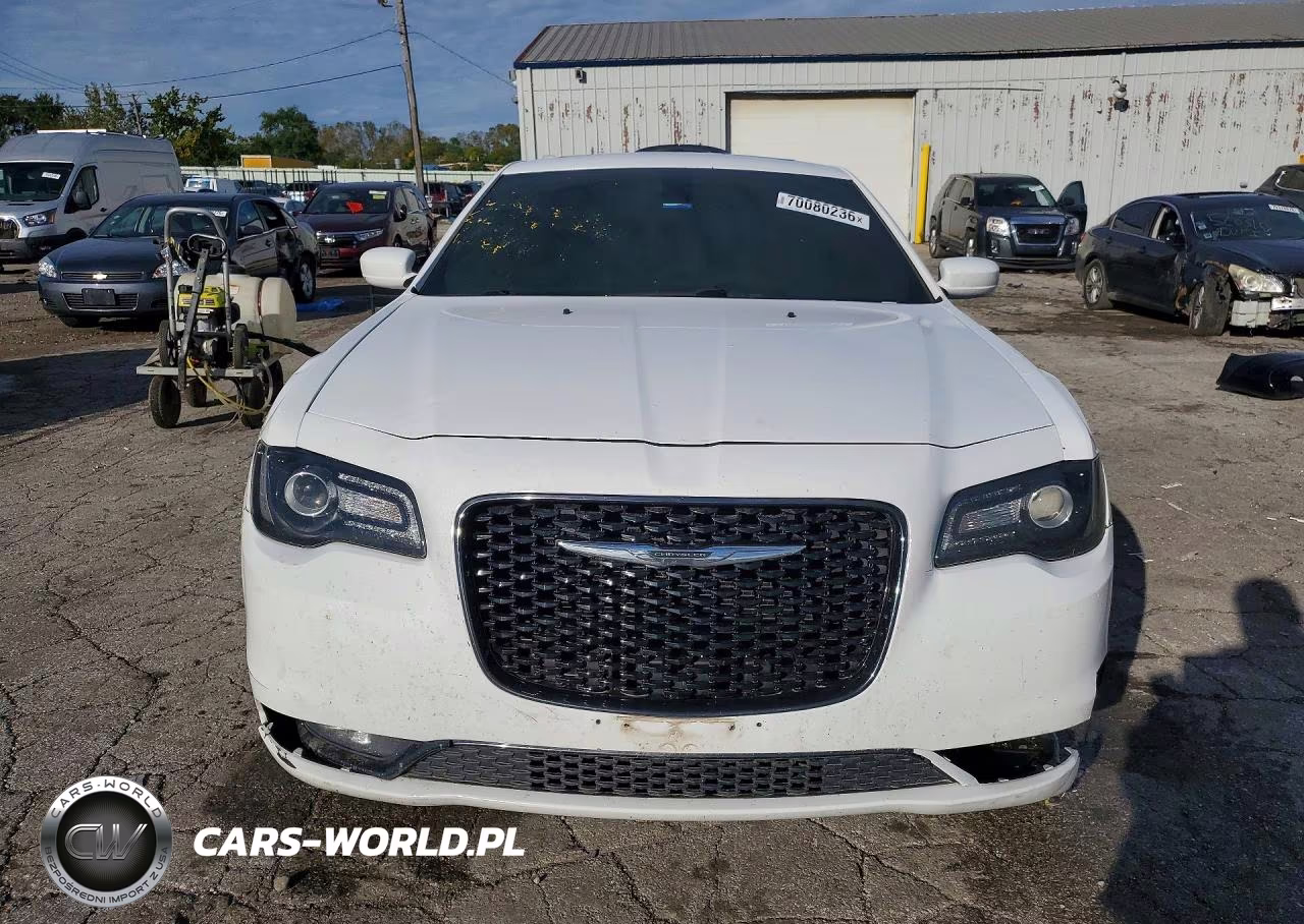 2015 Chrysler 300 S VIN:2C3CCAGG9FH887474 - 5
