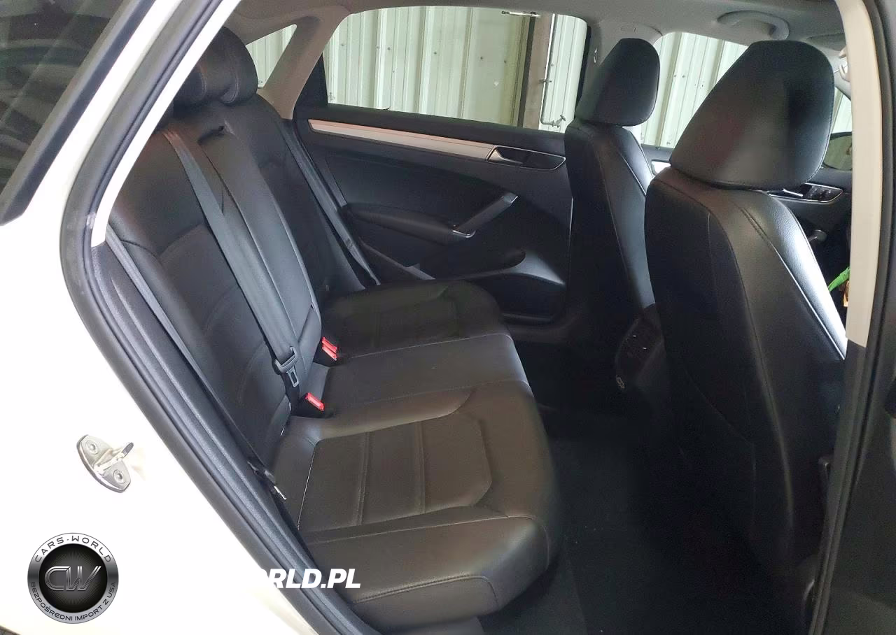 2019 Volkswagen Passat Wolfsburg VIN:1VWLA7A33KC000813 - 10