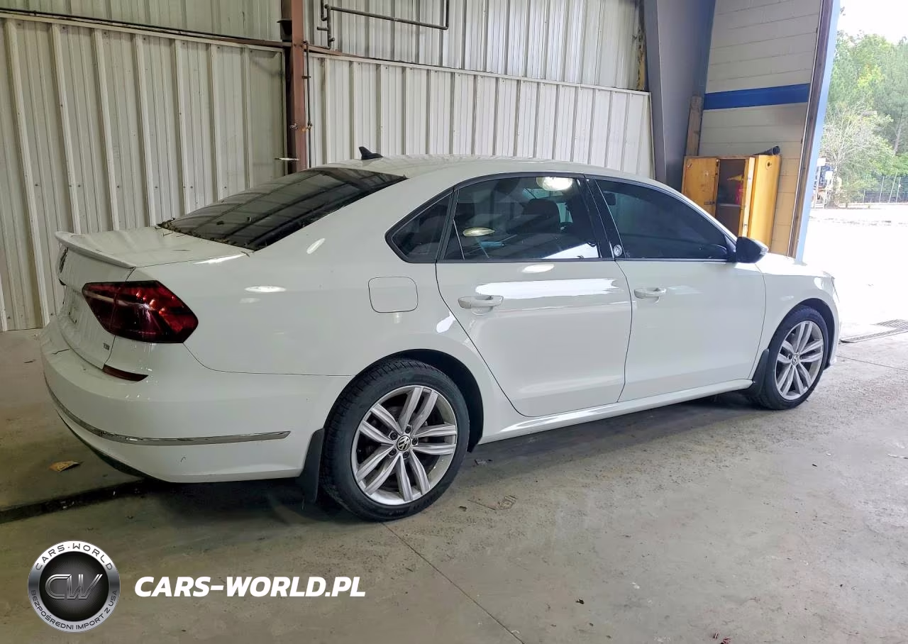 2019 Volkswagen Passat Wolfsburg VIN:1VWLA7A33KC000813 - 3