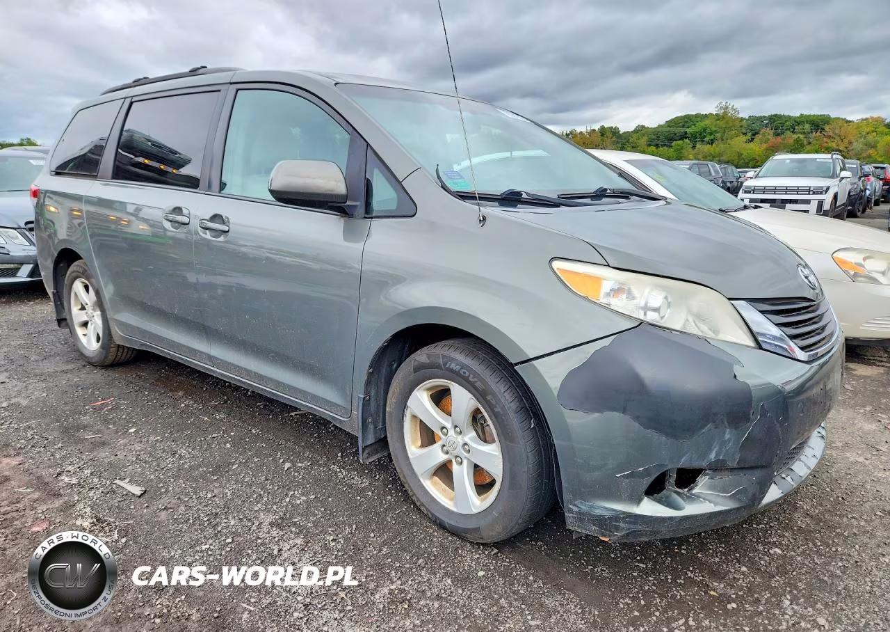 2011 Toyota Sienna Le VIN:5TDKK3DC3BS079043 - 4