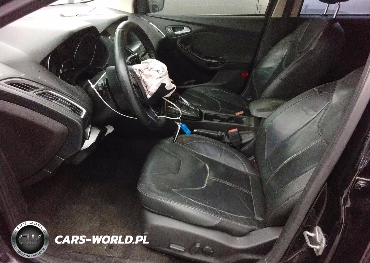 2016 Ford Focus Titanium VIN:1FADP3J23GL241838 - 7