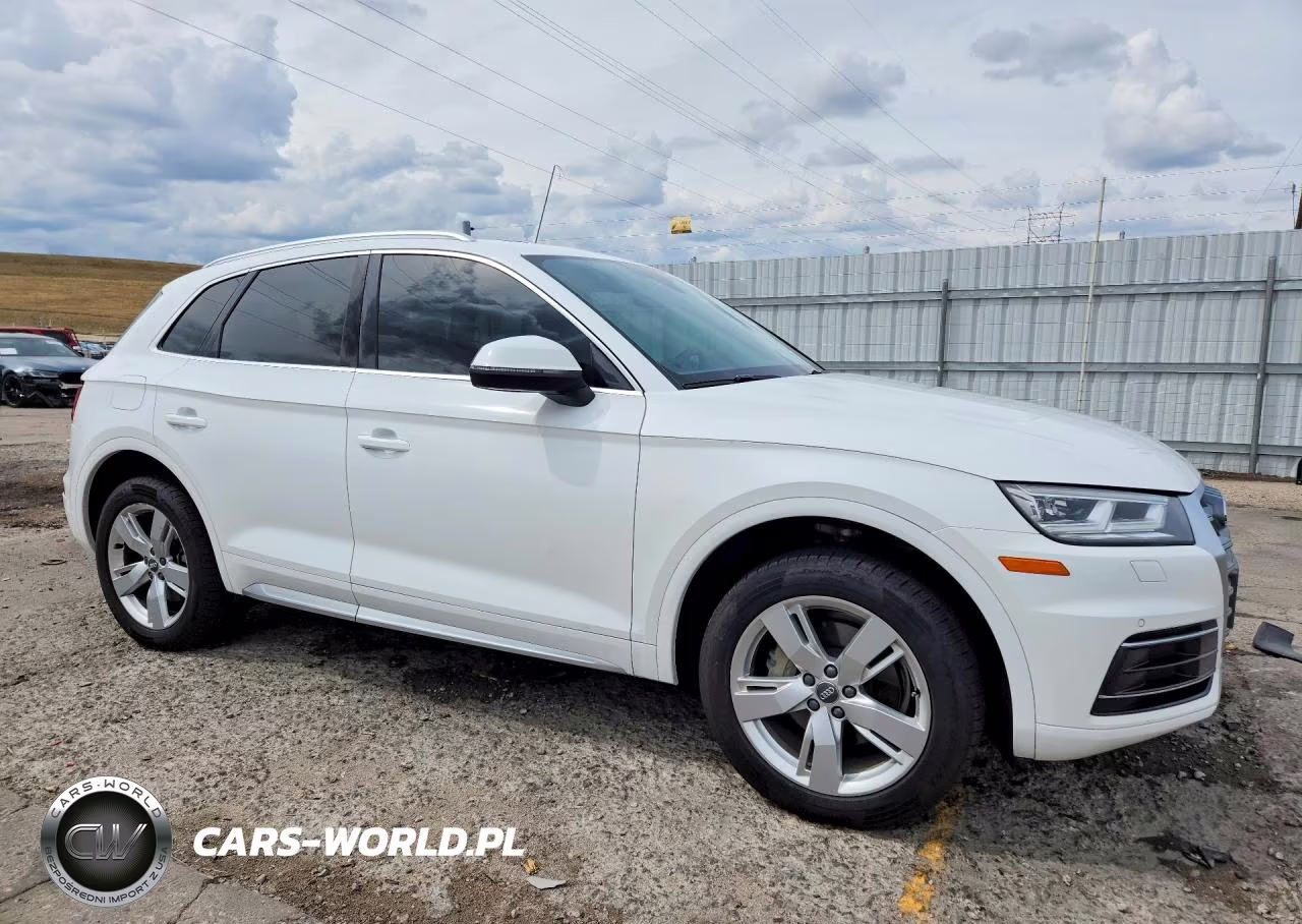2018 Audi Q5 Premium Plus VIN:WA1BNAFY2J2076512 - 4