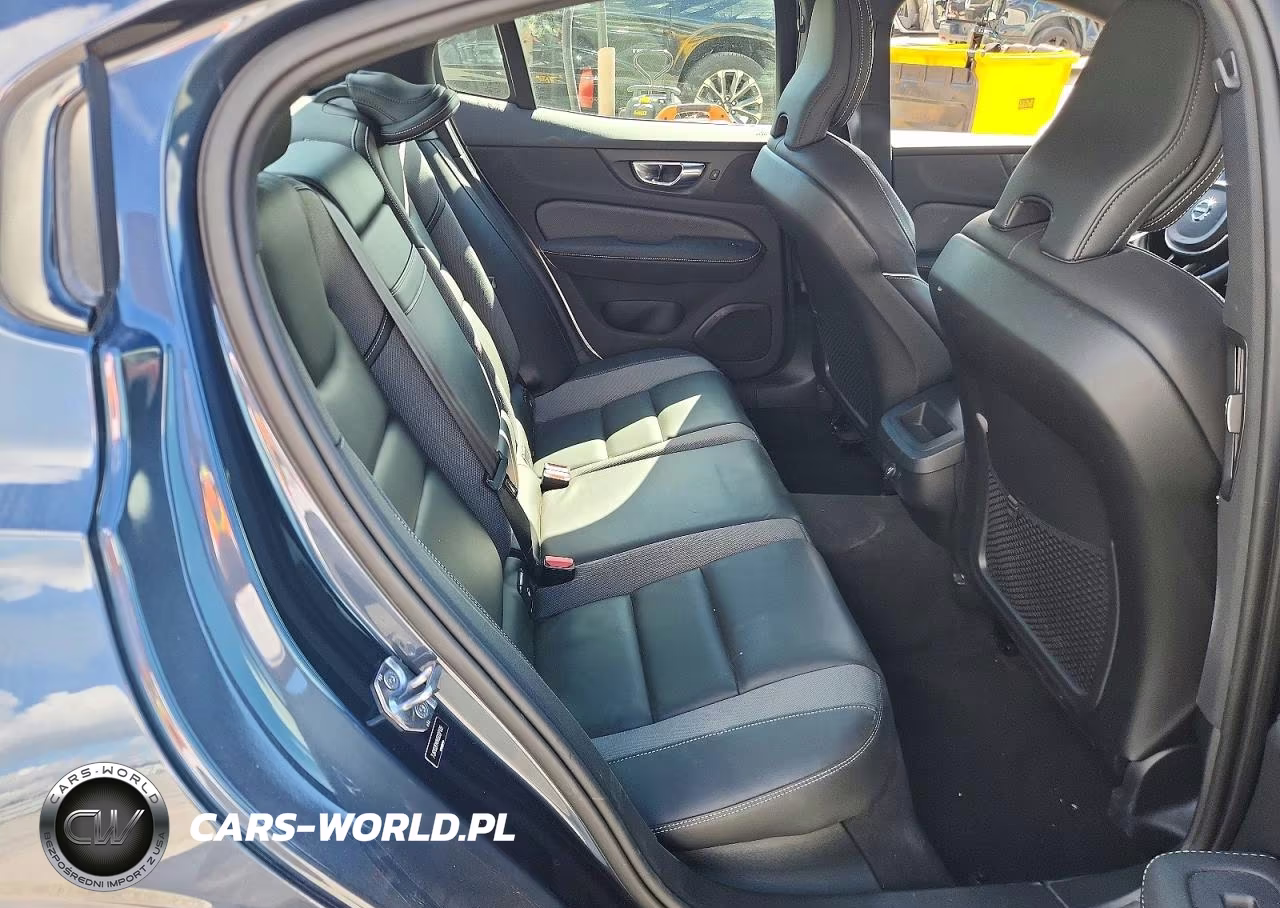 2019 Volvo S60 T5 R-Design VIN:7JR102FM1KG007139 - 10