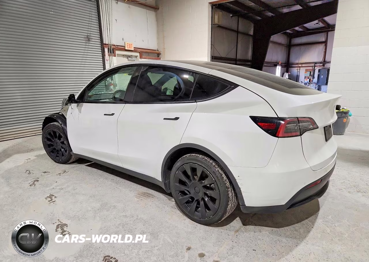 2022 Tesla Model Y VIN:7SAYGAEE1NF518882 - 2