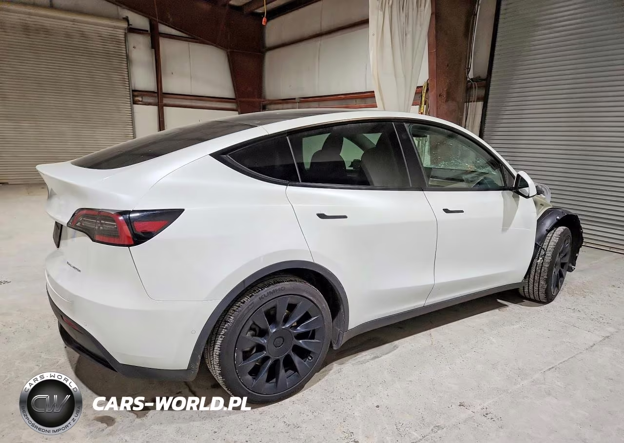 2022 Tesla Model Y VIN:7SAYGAEE1NF518882 - 3