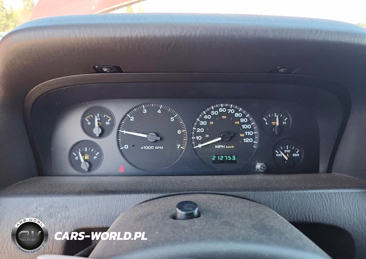 2004 Jeep Grand Cherokee Laredo VIN:1J4GW48S84C239126 - 9