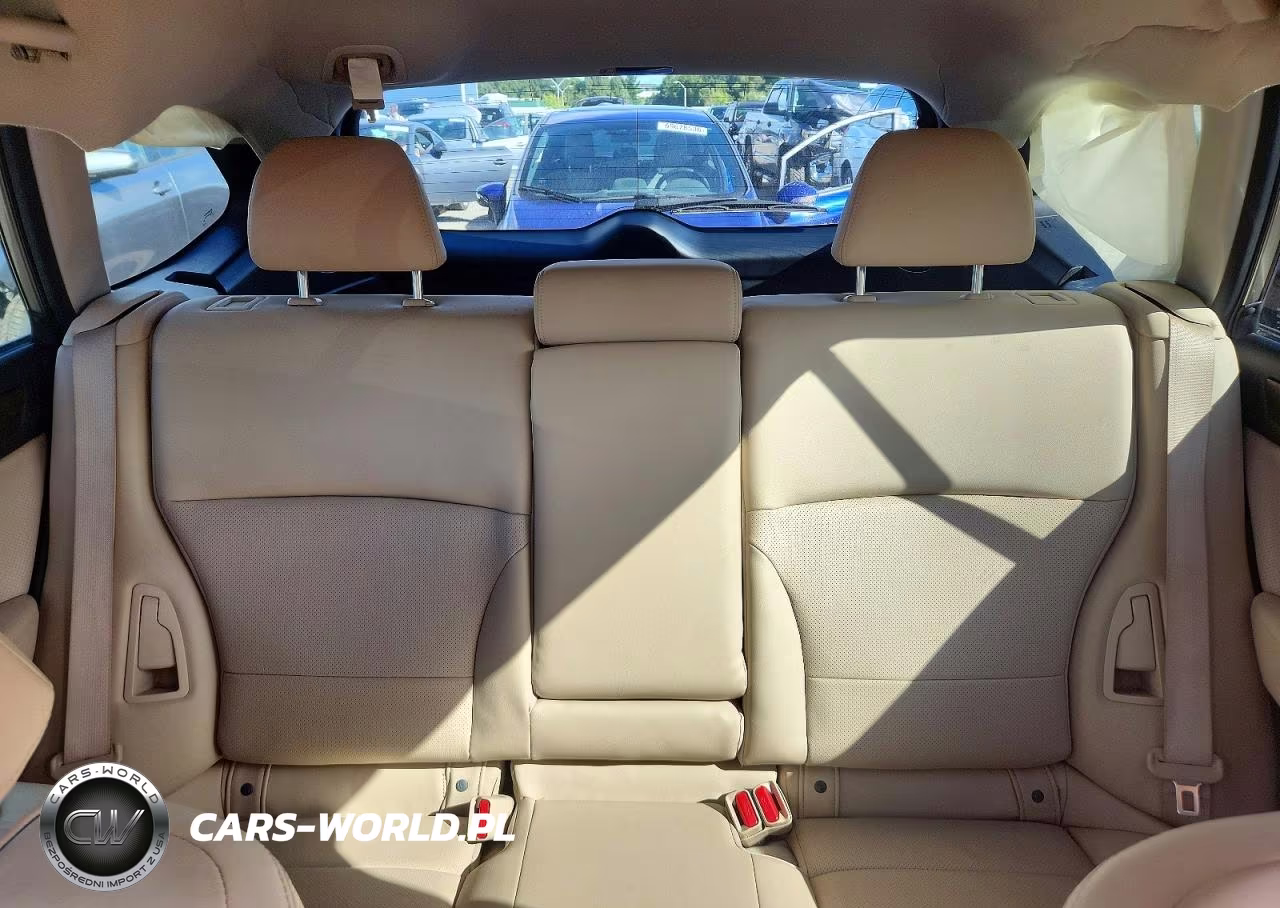 2015 Subaru Outback 3.6R Limited VIN:4S4BSENC7F3288671 - 10