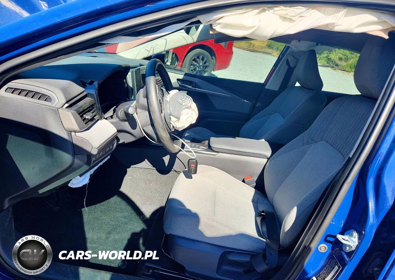 2026 Toyota Camry Le VIN:4T1DAACK8TU270989 - 7