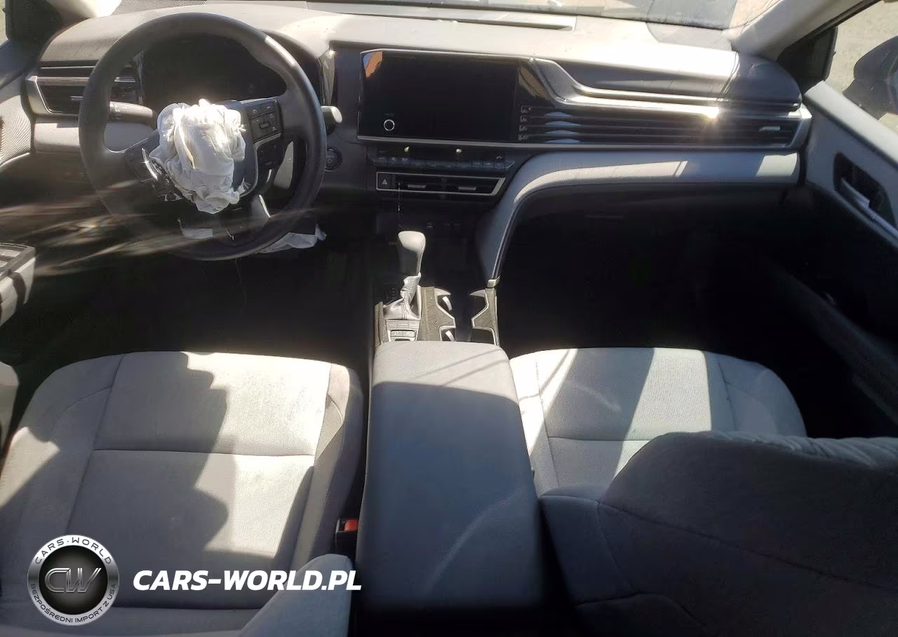 2026 Toyota Camry Le VIN:4T1DAACK8TU270989 - 8