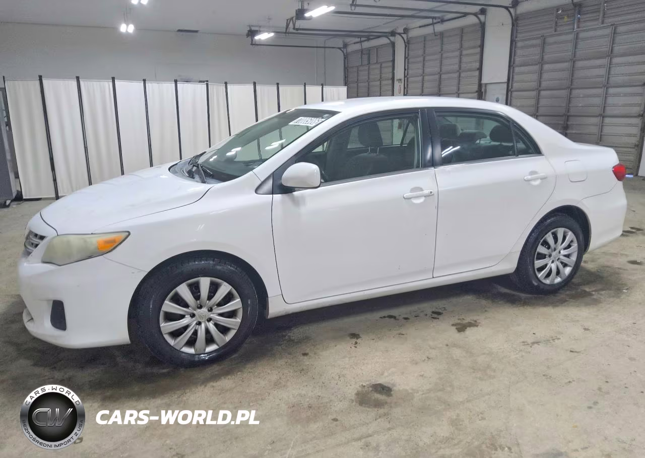 2013 Toyota Corolla Le – zdjęcie 1 z 13