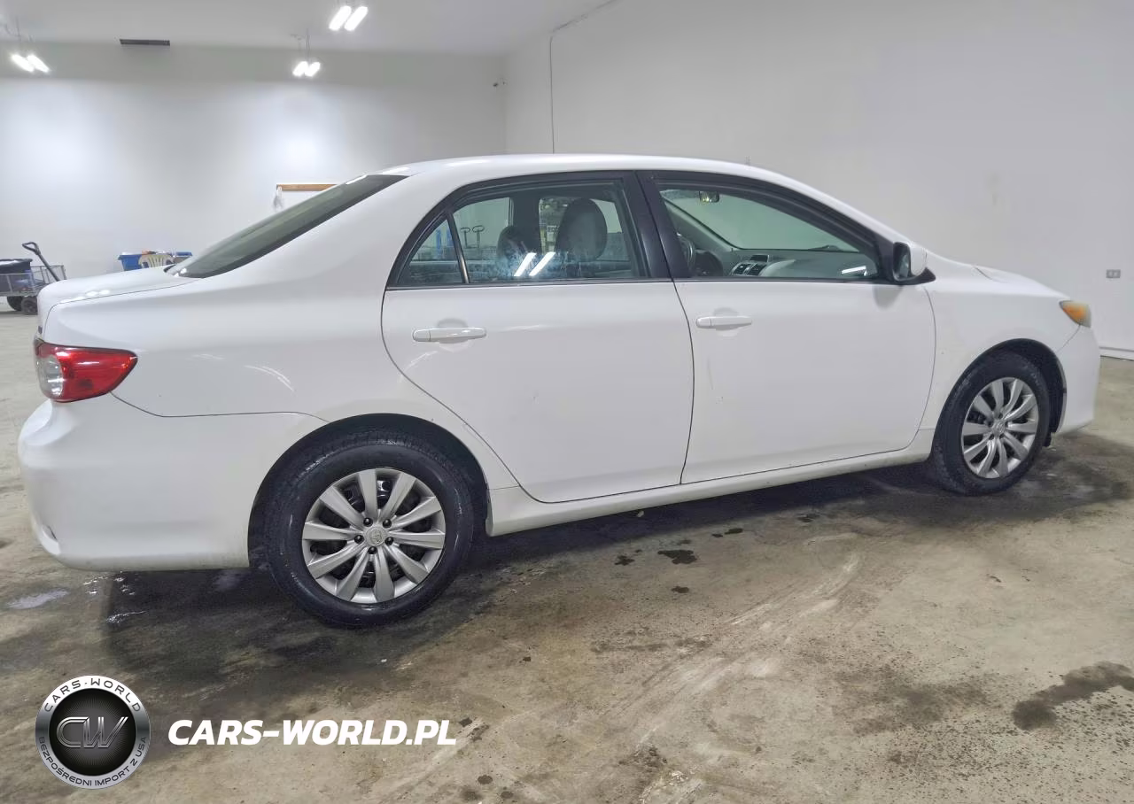 2013 Toyota Corolla Le VIN:2T1BU4EE3DC026810 - 3