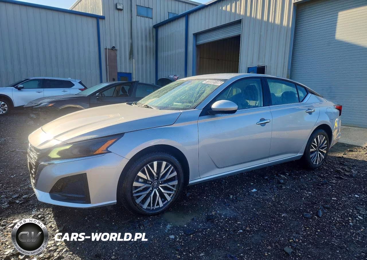2023 Nissan Altima Sv