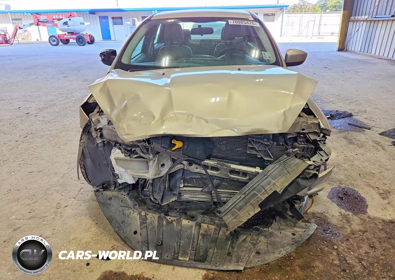 2018 Ford Focus Se VIN:1FADP3FE6JL220394 - 5
