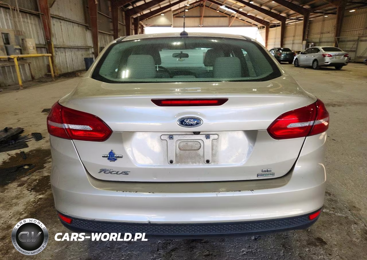 2018 Ford Focus Se VIN:1FADP3FE6JL220394 - 6