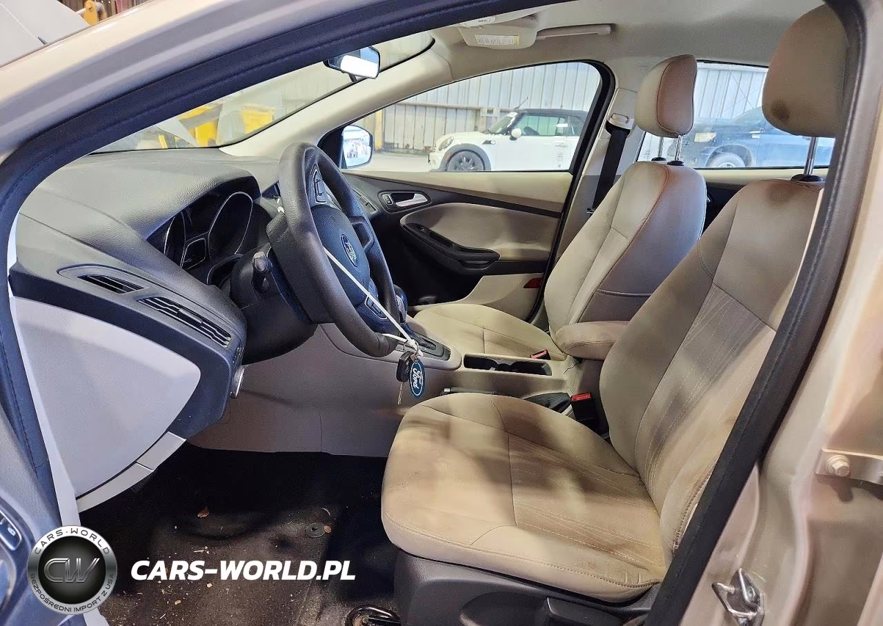 2018 Ford Focus Se VIN:1FADP3FE6JL220394 - 7
