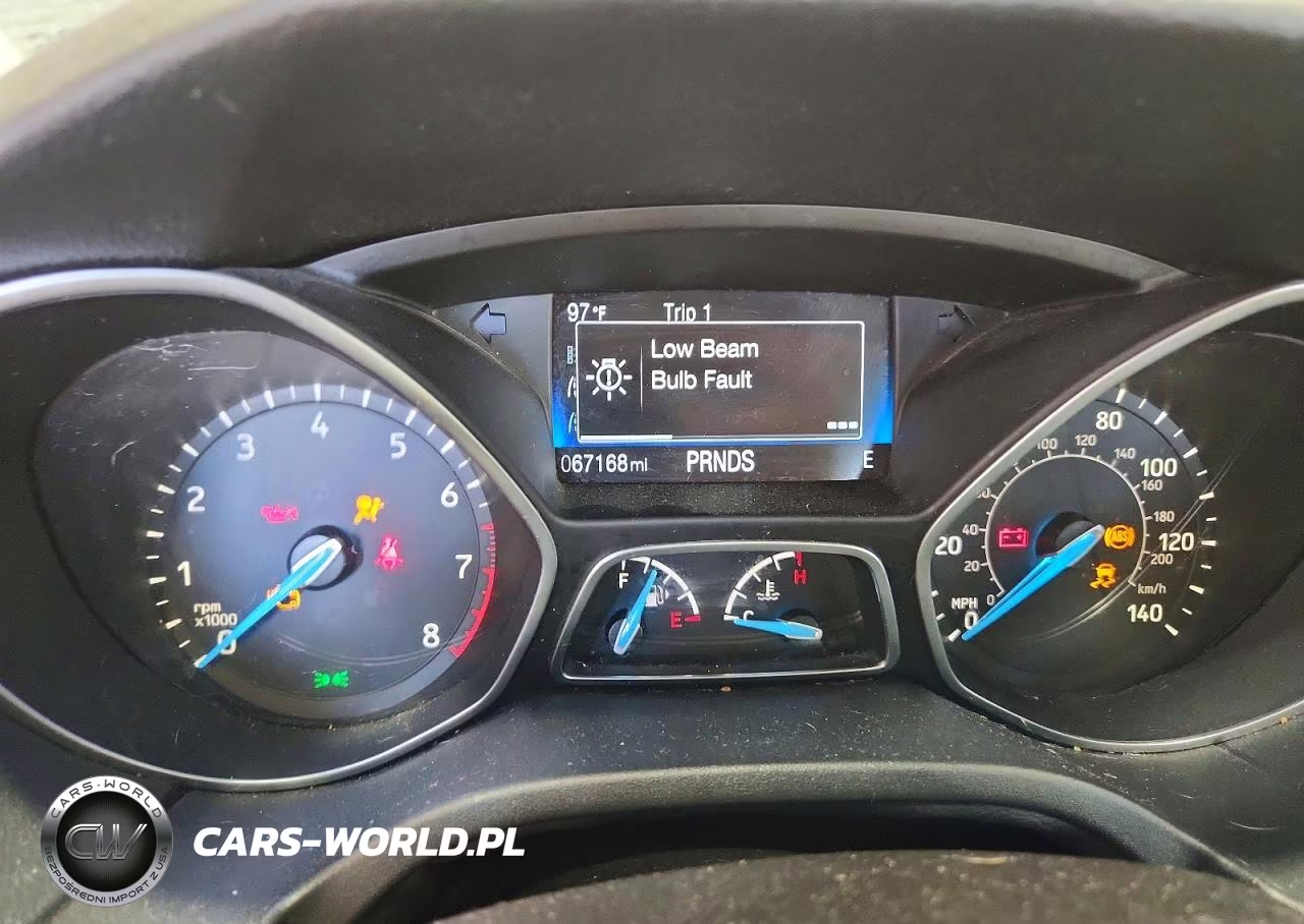 2018 Ford Focus Se VIN:1FADP3FE6JL220394 - 9