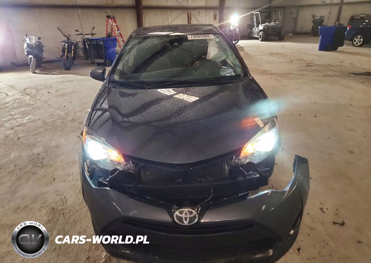 2017 Toyota Corolla Le VIN:2T1BURHEXHC834179 - 5