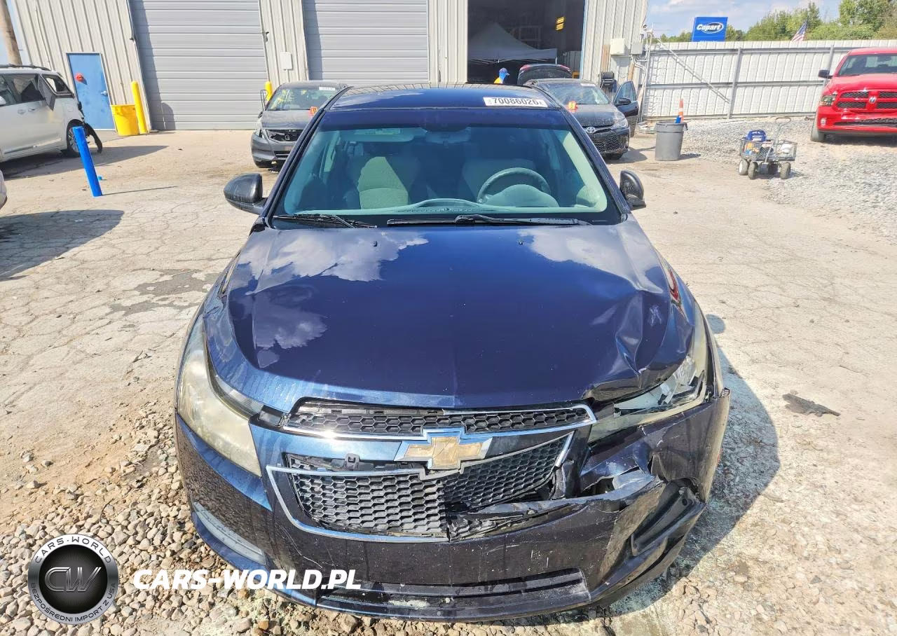 2014 Chevrolet Cruze Ls VIN:1G1PA5SH9E7209045 - 5