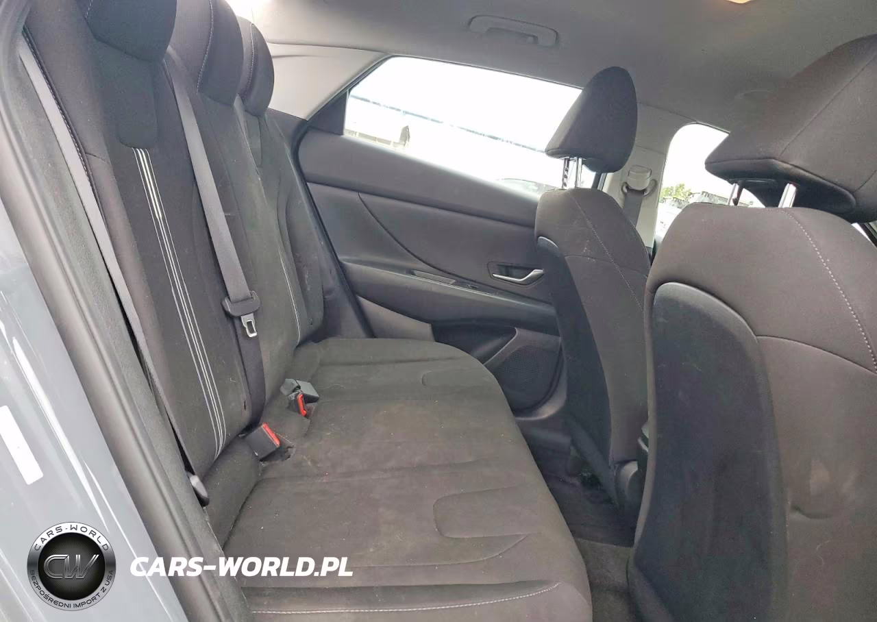 2022 Hyundai Elantra Sel VIN:KMHLM4AG8NU243751 - 10
