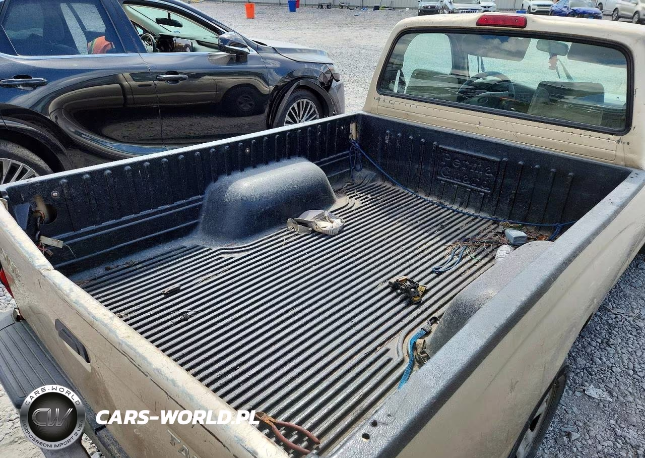 2003 Toyota Tacoma Base VIN:5TENL42NX3Z227469 - 10