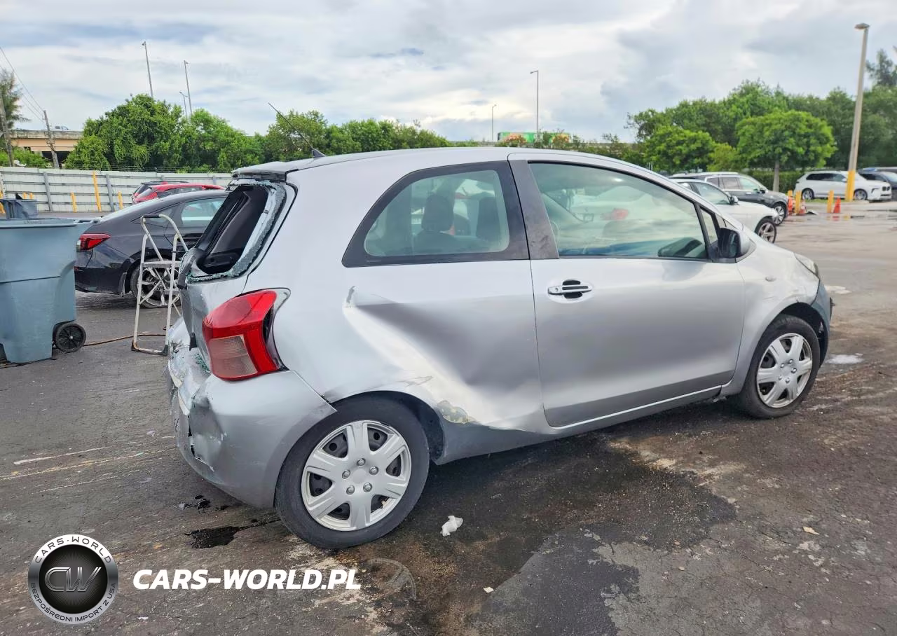 2007 Toyota Yaris VIN:JTDJT923X75066141 - 3
