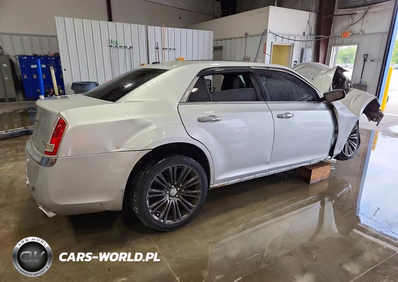 2011 Chrysler 300C VIN:2C3CA6CT7BH614453 - 3