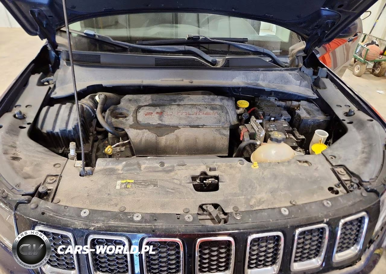 2018 Jeep Compass Latitude VIN:3C4NJDBB2JT423546 - 12