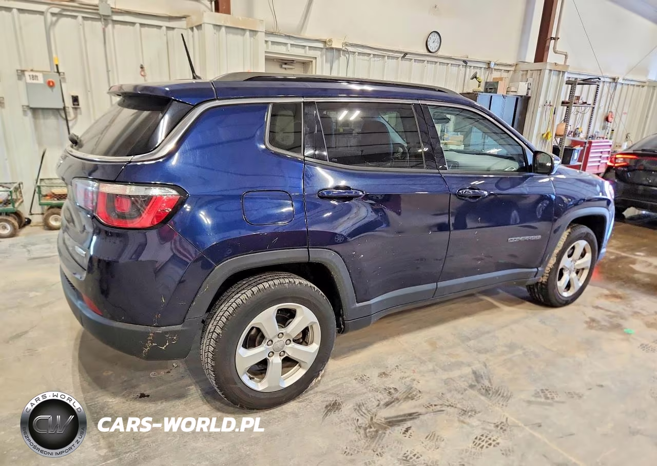 2018 Jeep Compass Latitude VIN:3C4NJDBB2JT423546 - 3