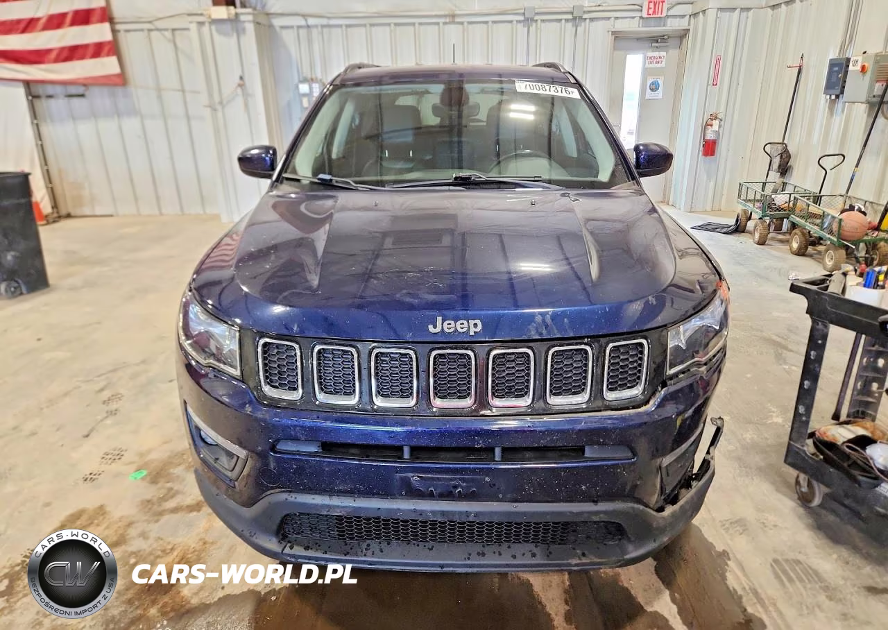 2018 Jeep Compass Latitude VIN:3C4NJDBB2JT423546 - 5