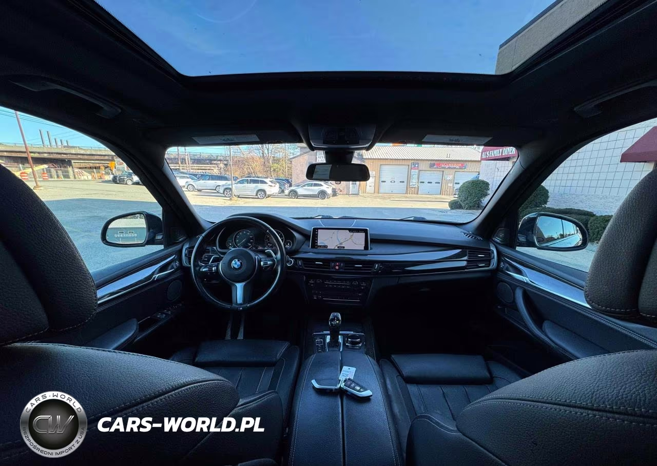 2018 BMW X5 xDrive50I VIN:5UXKR6C55J0U15216 - 9