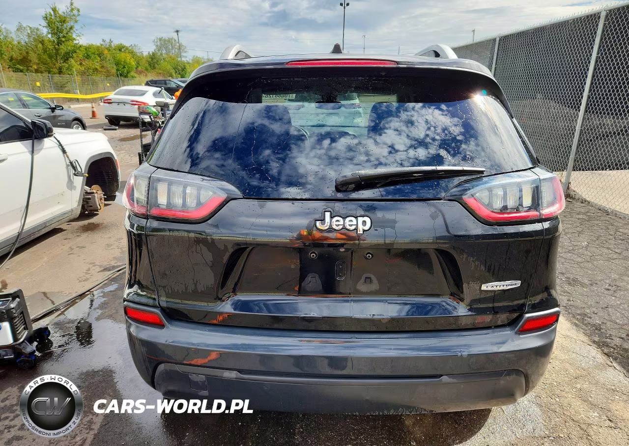 2019 Jeep Cherokee Latitude Plus Fwd VIN:1C4PJLLB4KD176071 - 6