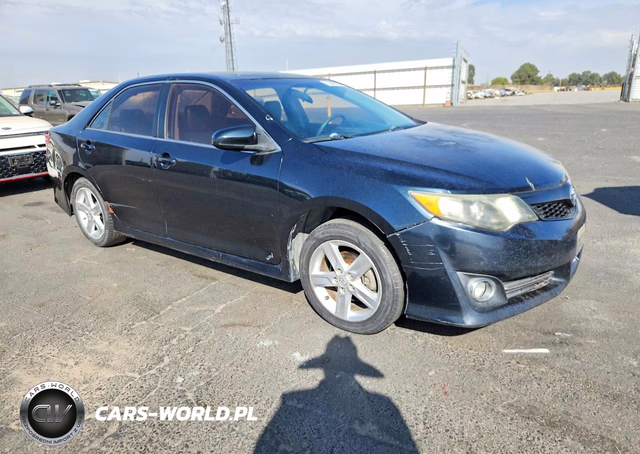 2014 Toyota Camry Se VIN:4T1BF1FK1EU770421 - 4