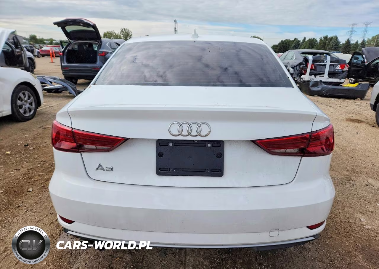 2017 Audi A3 Premium VIN:WAUAUGFF8H1032596 - 6