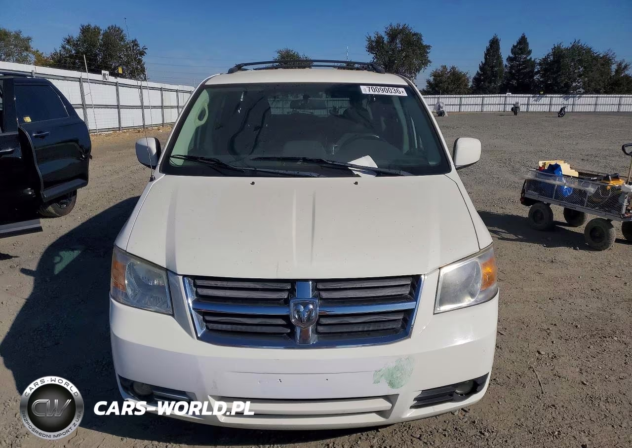 2010 Dodge Grand Caravan Sxt VIN:2D4RN5D1XAR484245 - 5