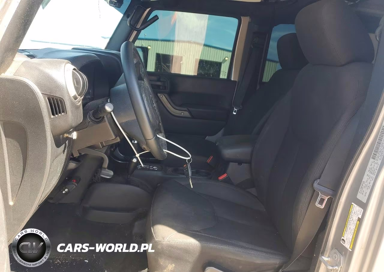 2016 Jeep Wrangler Unlimited Sport VIN:1C4BJWDG5GL197076 - 7
