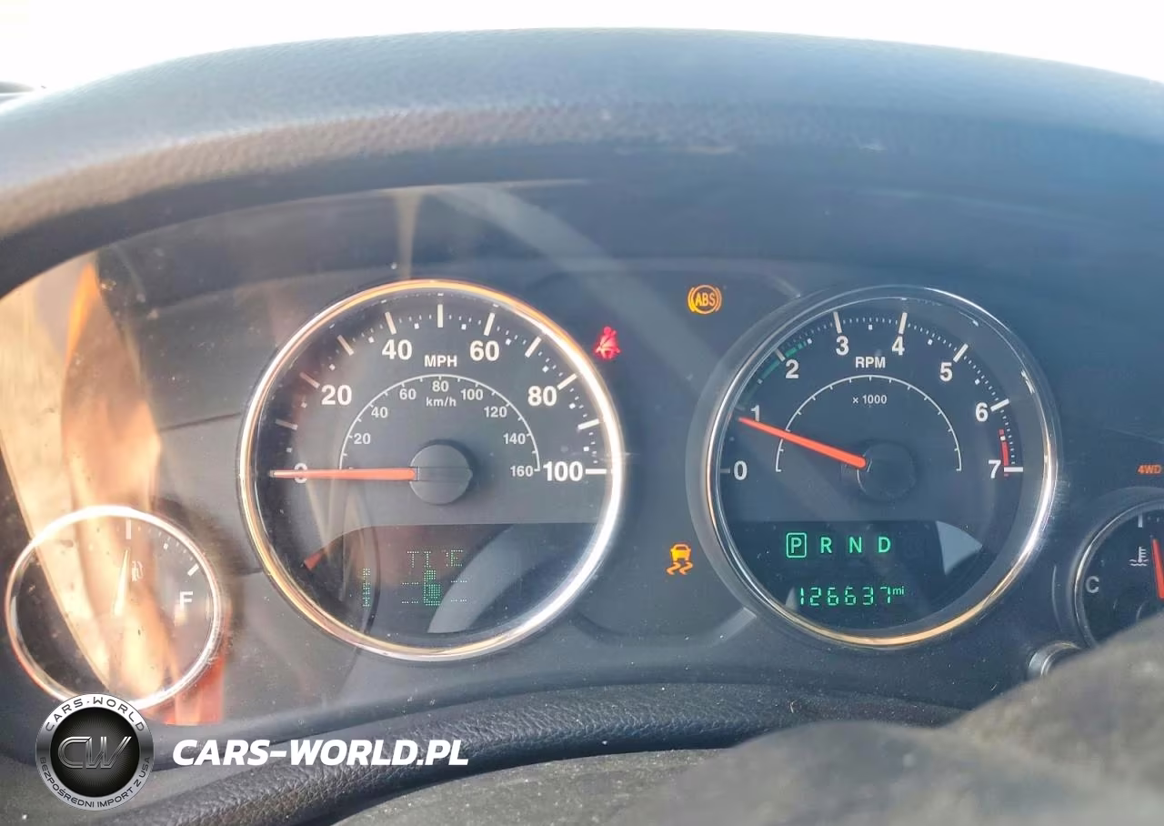 2016 Jeep Wrangler Unlimited Sport VIN:1C4BJWDG5GL197076 - 9