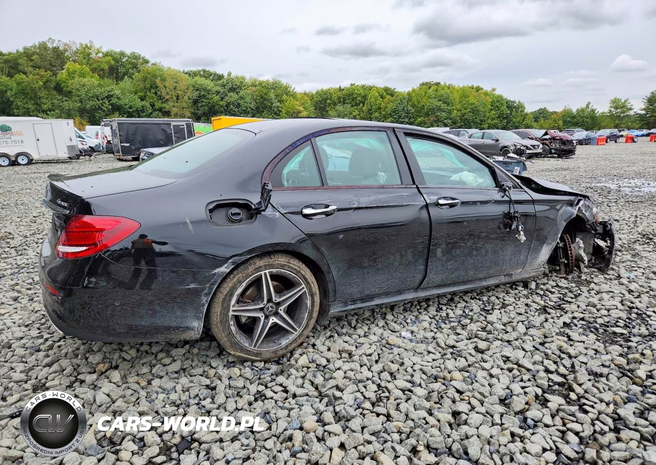 2018 Mercedes-Benz E 300 4Matic VIN:WDDZF4KB5JA399548 - 3