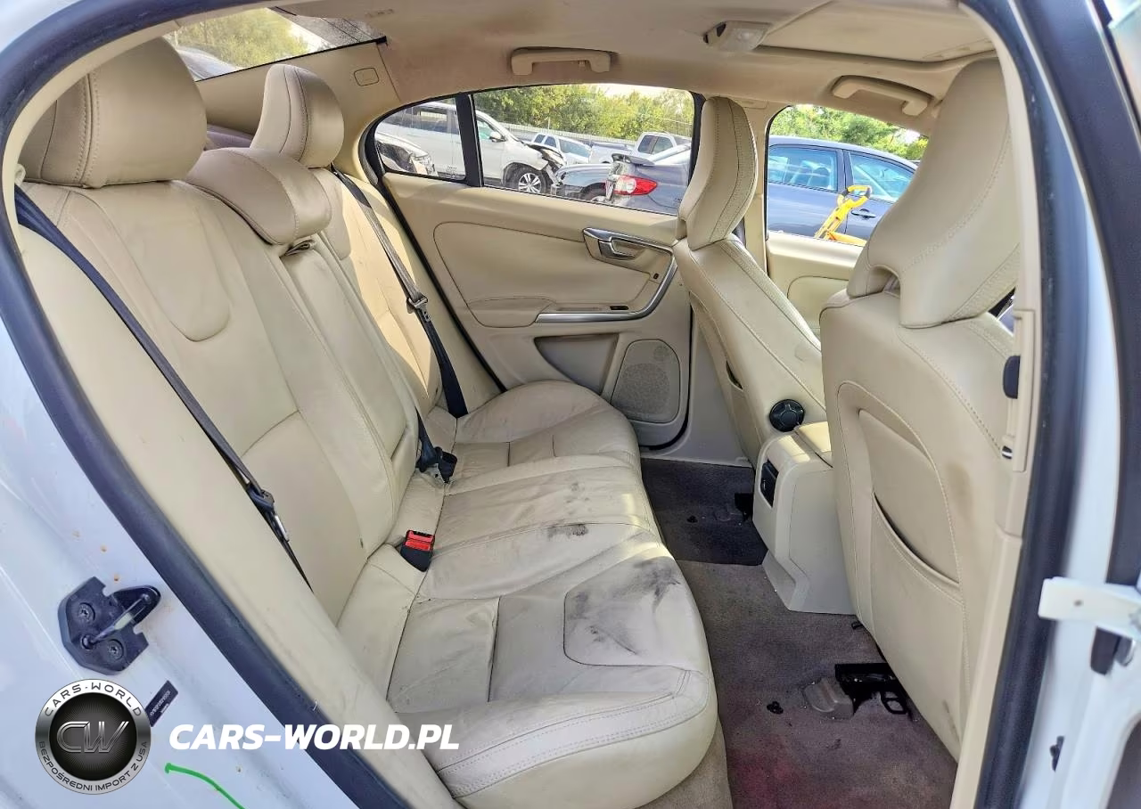 2013 Volvo S60 T5 VIN:YV1612FS1D2185658 - 10