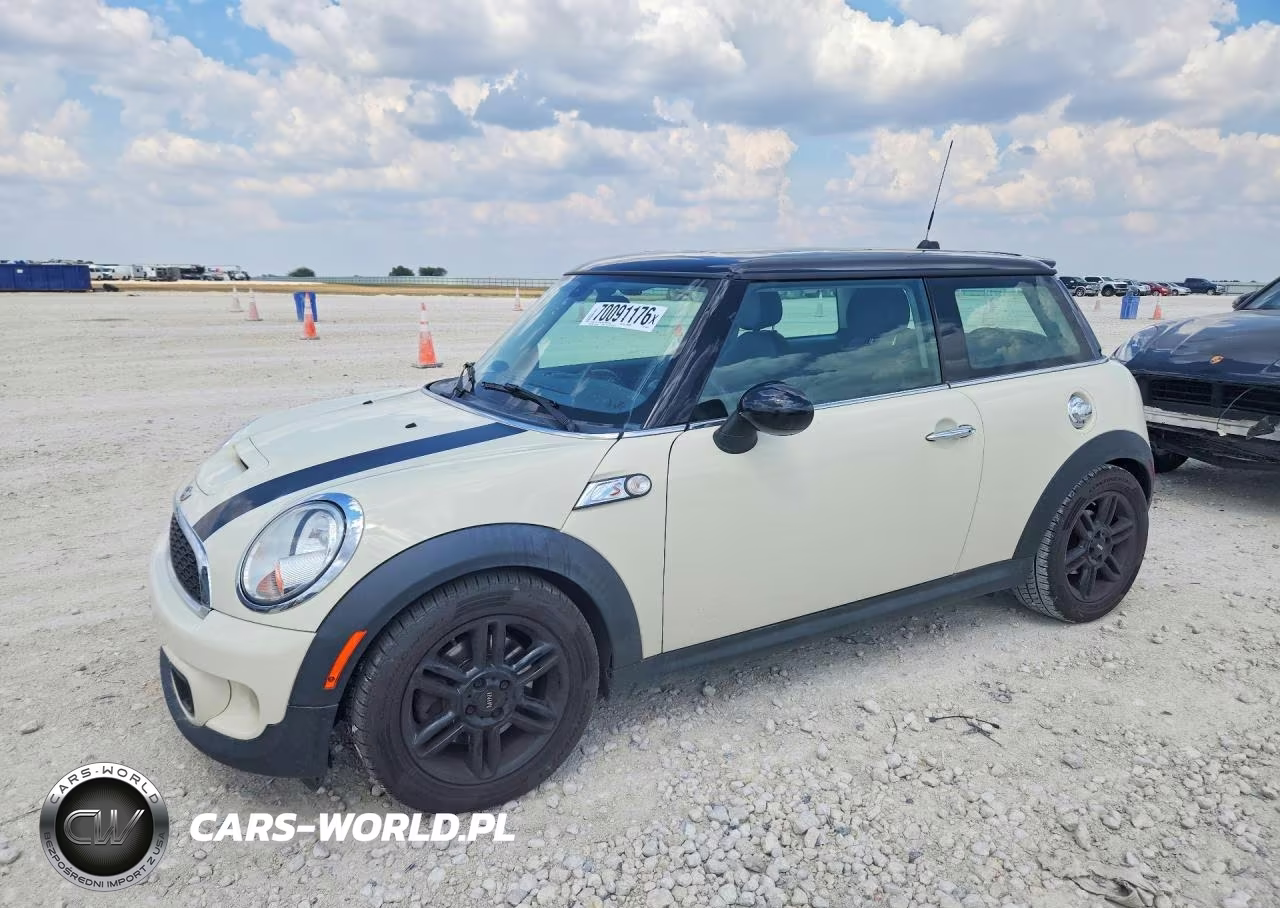 2013 Mini Cooper S VIN:WMWSV3C59DT390570 - 1